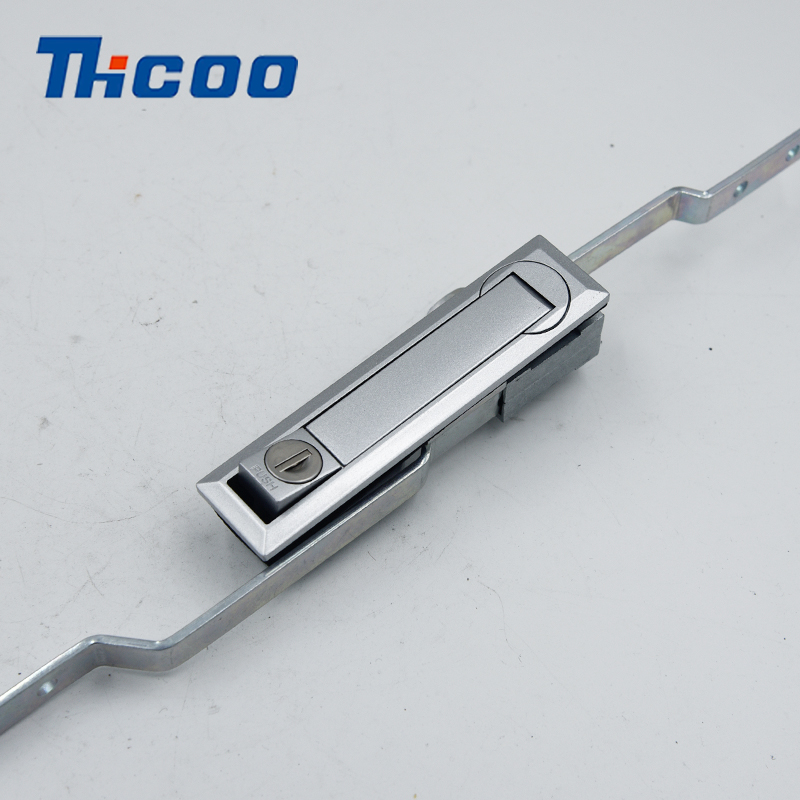 Naciśnij przycisk Bounce Rocker Lock-A8201